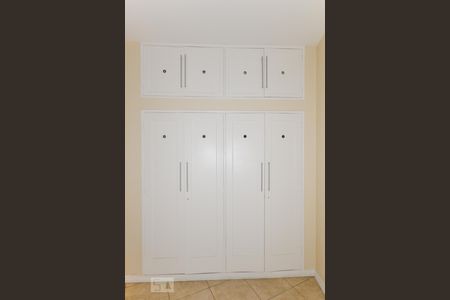 Apartamento à venda com 100m², 3 quartos e sem vagaCorredor