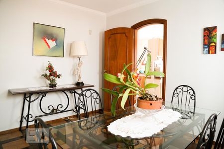 Casa à venda com 260m², 4 quartos e 3 vagas Casa à venda com 260m², 4 quartos e 3 vagasSala de Jantar