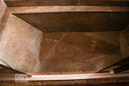 Casa à venda com 260m², 4 quartos e 3 vagas Casa à venda com 260m², 4 quartos e 3 vagasBanheiro da suíte