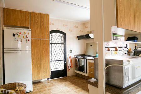 Casa à venda com 260m², 4 quartos e 3 vagas Casa à venda com 260m², 4 quartos e 3 vagasCozinha