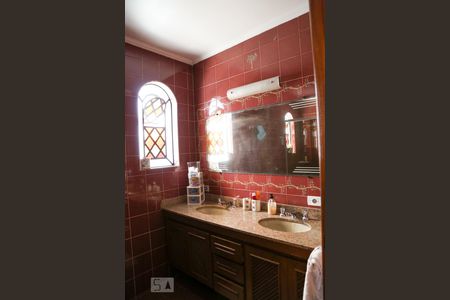 Casa à venda com 260m², 4 quartos e 3 vagas Casa à venda com 260m², 4 quartos e 3 vagasBanheiro da suíte