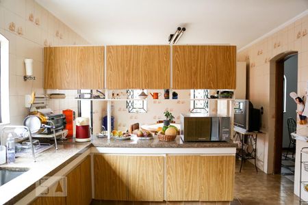 Casa à venda com 260m², 4 quartos e 3 vagas Casa à venda com 260m², 4 quartos e 3 vagasCozinha