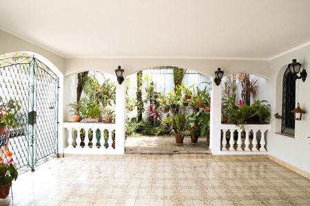 Casa à venda com 260m², 4 quartos e 3 vagas Casa à venda com 260m², 4 quartos e 3 vagasQuintal