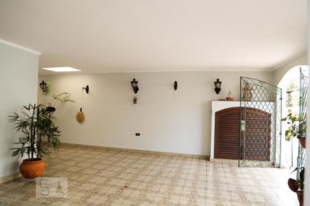 Casa à venda com 260m², 4 quartos e 3 vagas Casa à venda com 260m², 4 quartos e 3 vagasQuintal