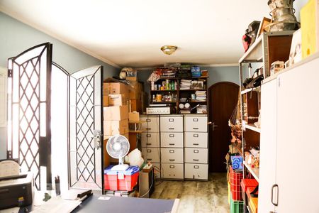 Casa à venda com 260m², 4 quartos e 3 vagas Casa à venda com 260m², 4 quartos e 3 vagasEscritório