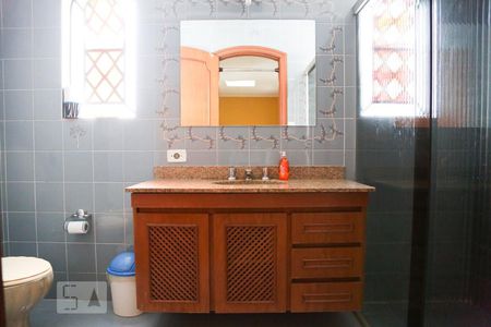 Casa à venda com 260m², 4 quartos e 3 vagas Casa à venda com 260m², 4 quartos e 3 vagasBanheiro 1