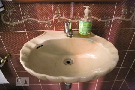 Casa à venda com 260m², 4 quartos e 3 vagas Casa à venda com 260m², 4 quartos e 3 vagasLavabo