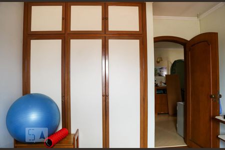 Casa à venda com 260m², 4 quartos e 3 vagas Casa à venda com 260m², 4 quartos e 3 vagasQuarto 2