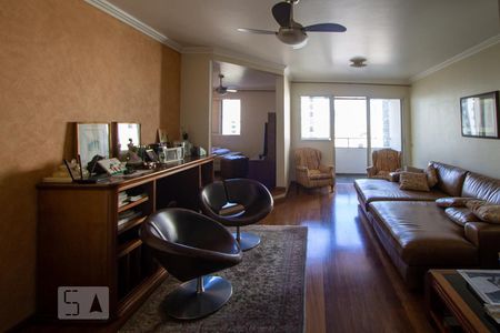 Sala de Apartamento com 3 quartos, 145m² Pinheiros