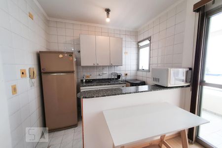 Cozinha de apartamento para alugar com 1 quarto, 40m² em Vila Pompéia, São Paulo