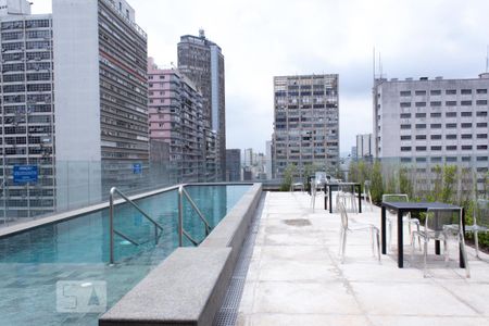 Piscina de kitnet/studio para alugar com 1 quarto, 35m² em Centro, São Paulo