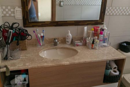 Casa à venda com 220m², 4 quartos e 3 vagasBanheiro da Suíte