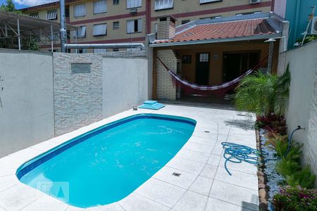 Casa à venda com 220m², 4 quartos e 3 vagasPiscina