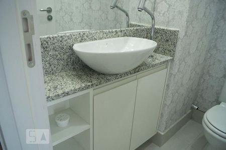 Lavabo de apartamento para alugar com 1 quarto, 43m² em Jardim Aeroporto, São Paulo