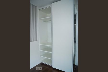 Apartamento para alugar com 43m², 1 quarto e 1 vaga Apartamento para alugar com 43m², 1 quarto e 1 vagaArmário do Quarto
