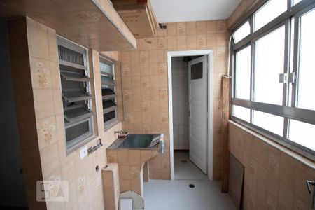 Apartamento à venda com 110m², 2 quartos e 1 vagaÁrea de Serviço