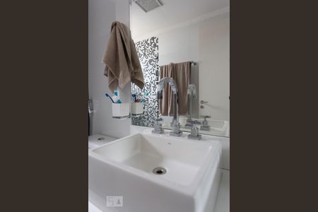 Apartamento à venda com 275m², 4 quartos e 3 vagas Apartamento à venda com 275m², 4 quartos e 3 vagasBanheiro Suite 2