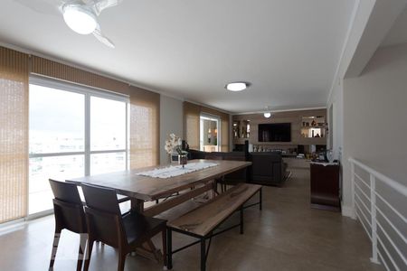 Apartamento à venda com 275m², 4 quartos e 3 vagas Apartamento à venda com 275m², 4 quartos e 3 vagasSala de Jantar