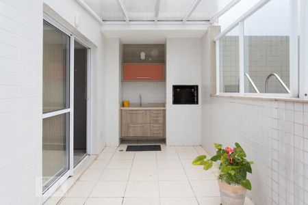 Apartamento à venda com 275m², 4 quartos e 3 vagas Apartamento à venda com 275m², 4 quartos e 3 vagasChurrasqueira