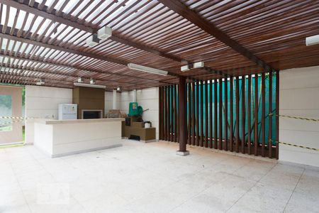 Apartamento à venda com 275m², 4 quartos e 3 vagas Apartamento à venda com 275m², 4 quartos e 3 vagasÁrea comum - Churrasqueira 2