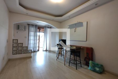 Casa de condomínio à venda com 200m², 2 quartos e 3 vagasQuarto 2 