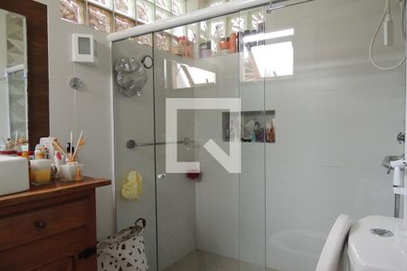 Casa de condomínio à venda com 200m², 2 quartos e 3 vagasBanheiro da Suíte