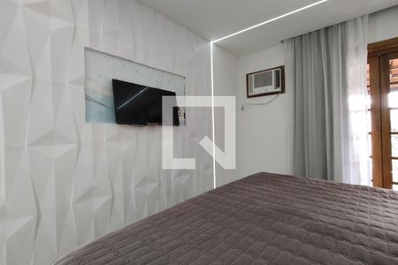 Casa de condomínio à venda com 200m², 2 quartos e 3 vagasQuarto Suíte