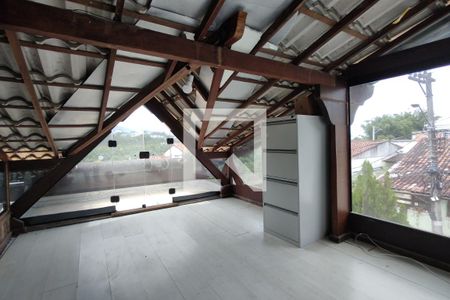 Casa de condomínio à venda com 200m², 2 quartos e 3 vagasSótão