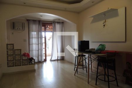 Casa de condomínio à venda com 200m², 2 quartos e 3 vagasQuarto 2 