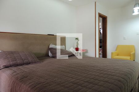 Casa de condomínio à venda com 200m², 2 quartos e 3 vagasQuarto Suíte