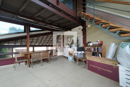 Casa de condomínio à venda com 200m², 2 quartos e 3 vagasTerraço