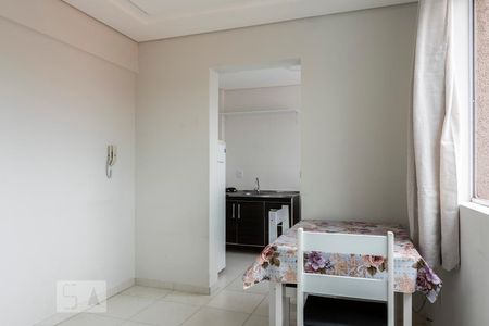 Sala de apartamento para alugar com 1 quarto, 40m² em Jardim das Américas, Curitiba