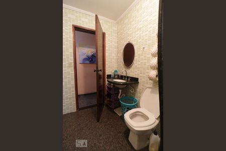 Casa à venda com 200m², 4 quartos e 3 vagas Casa à venda com 200m², 4 quartos e 3 vagasBanheiro 1