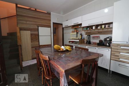 Casa à venda com 200m², 4 quartos e 3 vagas Casa à venda com 200m², 4 quartos e 3 vagasCozinha