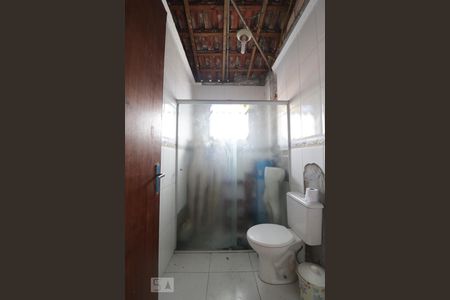 Casa à venda com 200m², 4 quartos e 3 vagas Casa à venda com 200m², 4 quartos e 3 vagasBanheiro 2