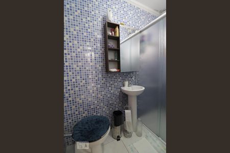 Casa à venda com 200m², 4 quartos e 3 vagas Casa à venda com 200m², 4 quartos e 3 vagasBanheiro Social