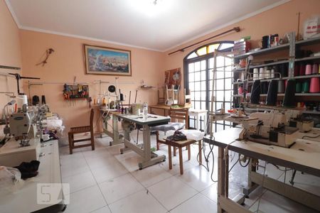 Casa à venda com 200m², 4 quartos e 3 vagas Casa à venda com 200m², 4 quartos e 3 vagasQuarto 2