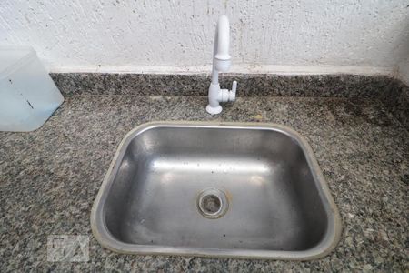 Casa à venda com 200m², 4 quartos e 3 vagas Casa à venda com 200m², 4 quartos e 3 vagasArea externa - pia