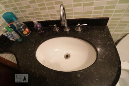 Casa à venda com 200m², 4 quartos e 3 vagas Casa à venda com 200m², 4 quartos e 3 vagasBanheiro 1 - pia