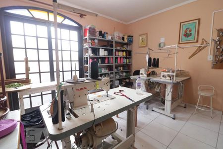 Casa à venda com 200m², 4 quartos e 3 vagas Casa à venda com 200m², 4 quartos e 3 vagasQuarto 2