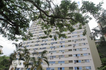 Apartamento à venda com 90m², 2 quartos e 1 vagaFachada
