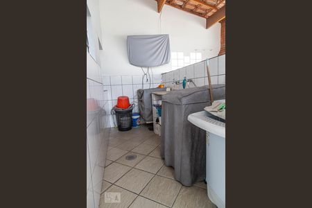 Casa à venda com 330m², 3 quartos e 2 vagasLavanderia