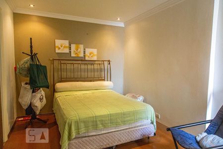 Casa à venda com 330m², 3 quartos e 2 vagasQuarto Suíte 3