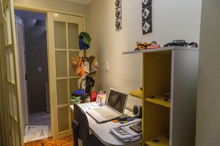 Casa à venda com 330m², 3 quartos e 2 vagasEscritório