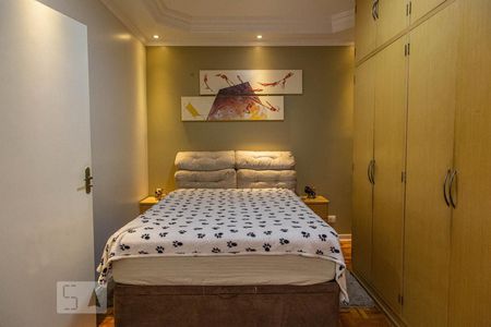 Casa à venda com 330m², 3 quartos e 2 vagasQuarto Suíte 2