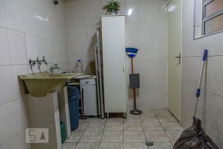 Casa à venda com 330m², 3 quartos e 2 vagasÁrea de Serviço