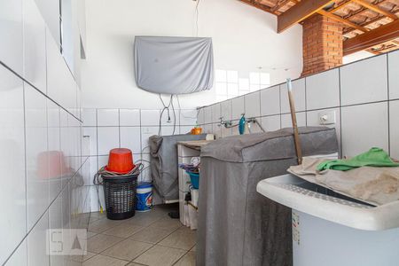 Casa à venda com 330m², 3 quartos e 2 vagasLavanderia
