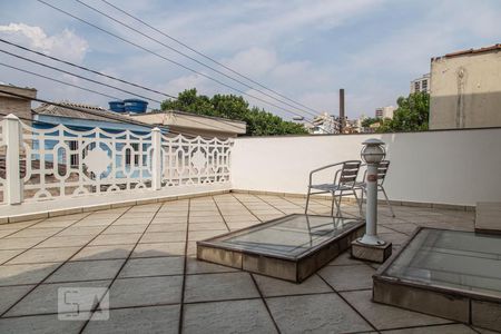 Casa à venda com 330m², 3 quartos e 2 vagasVaranda da Suíte