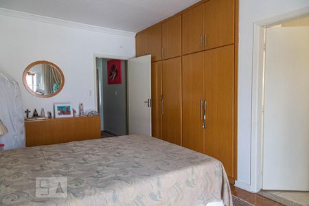 Casa à venda com 330m², 3 quartos e 2 vagasQuarto Suíte 1