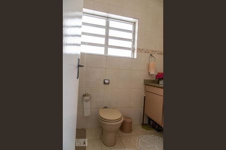 Casa à venda com 330m², 3 quartos e 2 vagasBanheiro da Suíte 1